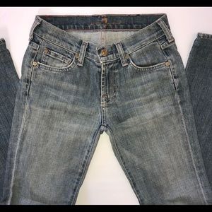 Seven for all Mankind Flare Size 2/w 24 Light Wash